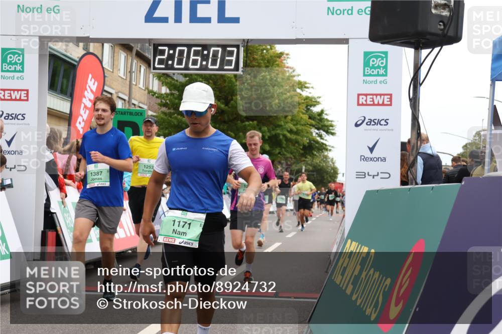 21.09.2025 - PSD Bank Halbmarathon Strokosch-Dieckow http://msf.ph/oto/8924732 21.09.2025 12:05:26 Ziel 1043, 1171, 1218, 1219, 1253, 1255, 1387, 2618, 3267, 4021, 4045 meine-sportfotos.de