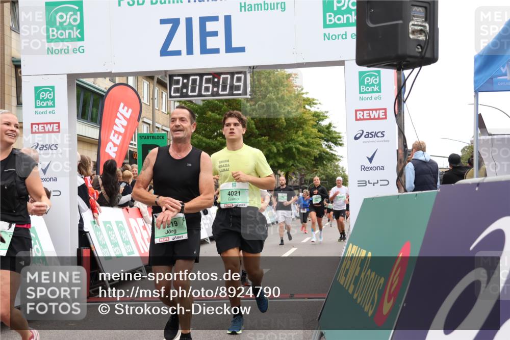 21.09.2025 - PSD Bank Halbmarathon Strokosch-Dieckow http://msf.ph/oto/8924790 21.09.2025 12:05:32 Ziel 1043, 1218, 1219, 1253, 1255, 1387, 2097, 2618, 2890, 3262, 3970, 4021, 4045 meine-sportfotos.de