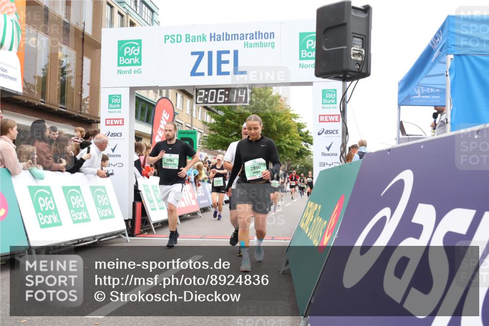 21.09.2025 - PSD Bank Halbmarathon Strokosch-Dieckow http://msf.ph/oto/8924836 21.09.2025 12:05:37 Ziel 1218, 1219, 1299, 2097, 2440, 2618, 2670, 2890, 3074, 3262, 3970, 4021 meine-sportfotos.de