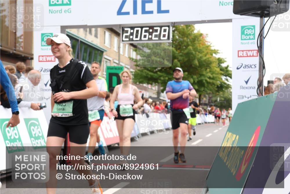 21.09.2025 - PSD Bank Halbmarathon Strokosch-Dieckow http://msf.ph/oto/8924961 21.09.2025 12:05:51 Ziel 1485, 1538, 2075, 2262, 2475, 2534, 2963, 3038, 3251, 4020, 4022 meine-sportfotos.de