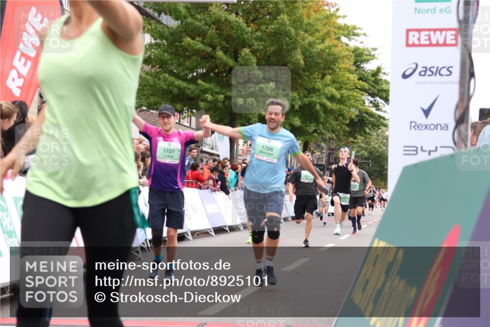 21.09.2025 - PSD Bank Halbmarathon Strokosch-Dieckow http://msf.ph/oto/8925101 21.09.2025 12:06:06 Ziel 1726, 1727, 2013, 2446, 2580, 3234, 3292, 3428, 3653 meine-sportfotos.de