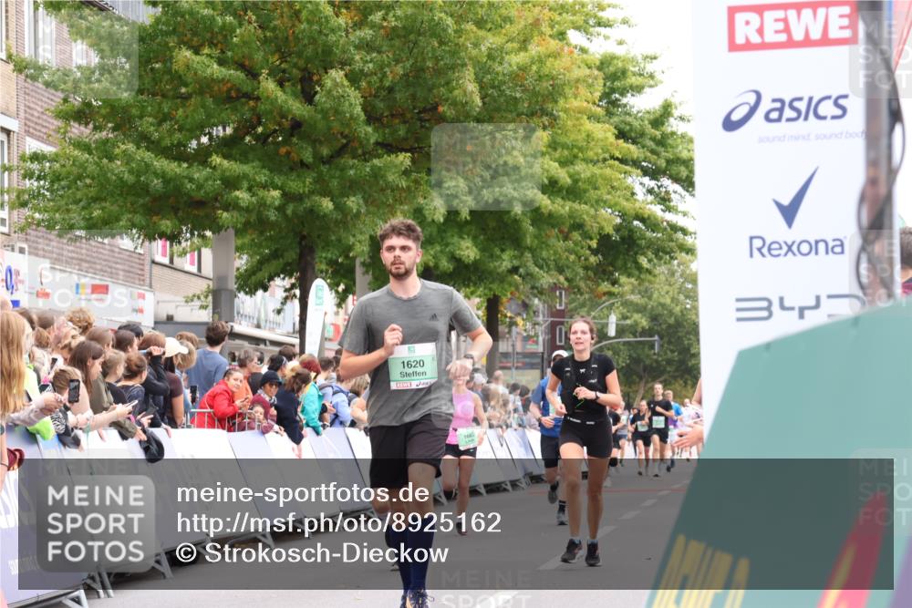 21.09.2025 - PSD Bank Halbmarathon Strokosch-Dieckow http://msf.ph/oto/8925162 21.09.2025 12:06:12 Ziel 1432, 1620, 1663, 1726, 1727, 2013, 2446, 2580, 3236, 3292 meine-sportfotos.de
