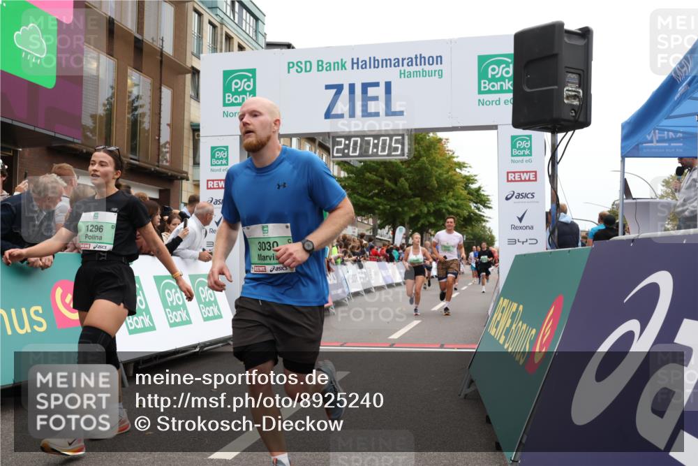 21.09.2025 - PSD Bank Halbmarathon Strokosch-Dieckow http://msf.ph/oto/8925240 21.09.2025 12:06:28 Ziel 1021, 1296, 2395, 2433, 2689, 2712, 2920, 3030, 3269 meine-sportfotos.de