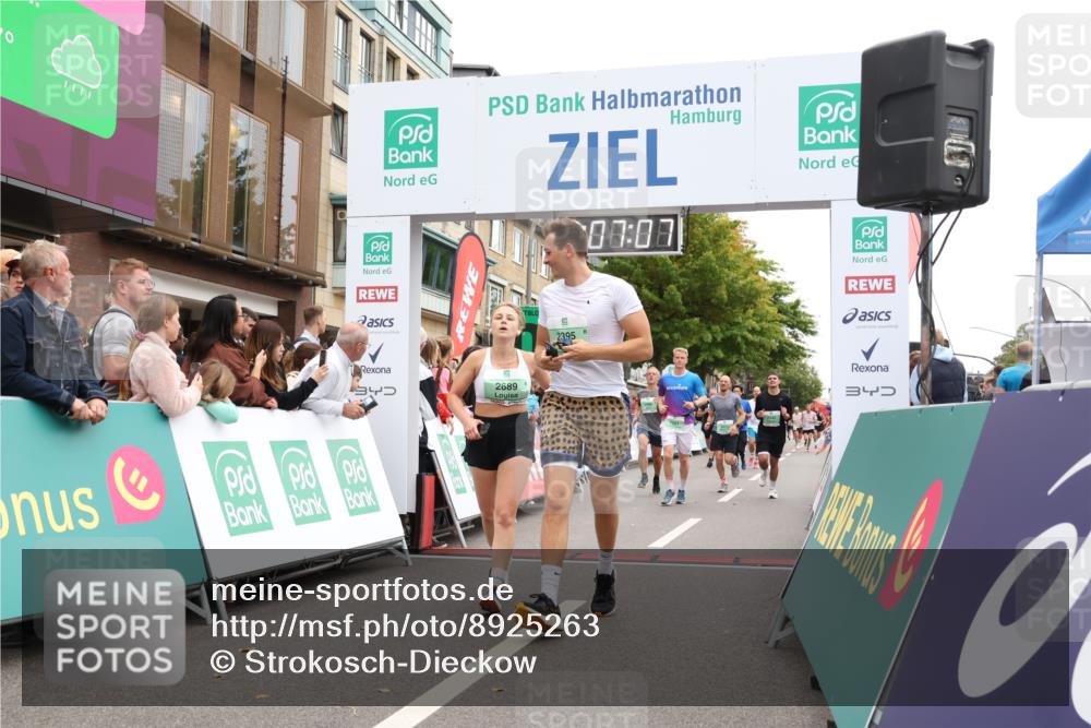 21.09.2025 - PSD Bank Halbmarathon Strokosch-Dieckow http://msf.ph/oto/8925263 21.09.2025 12:06:31 Ziel 1021, 1296, 2395, 2433, 2689, 2712, 2745, 2920, 2998, 3030, 3201, 3254 meine-sportfotos.de