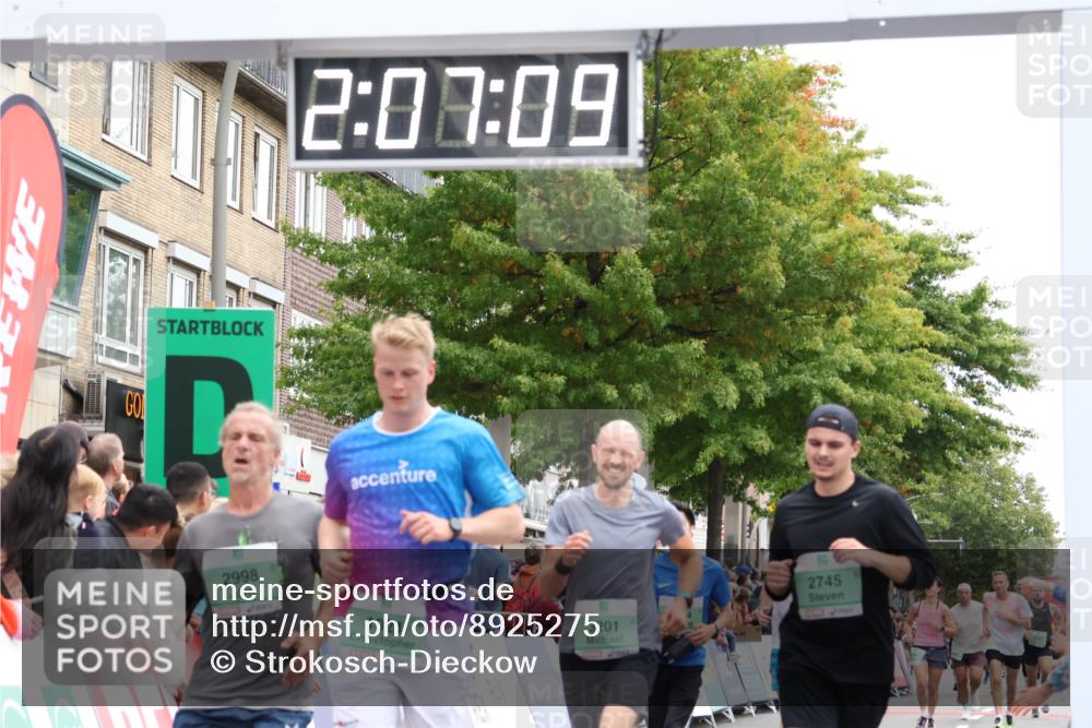 21.09.2025 - PSD Bank Halbmarathon Strokosch-Dieckow http://msf.ph/oto/8925275 21.09.2025 12:06:32 Ziel 1021, 1296, 1334, 2395, 2433, 2689, 2745, 2920, 2998, 3030, 3201, 3254, 3955 meine-sportfotos.de