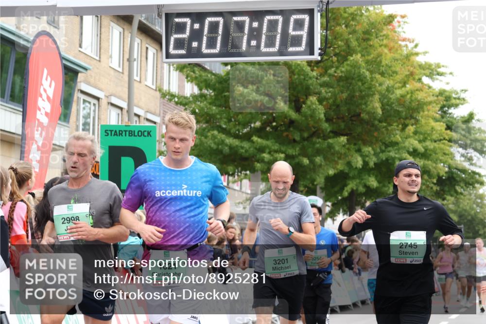 21.09.2025 - PSD Bank Halbmarathon Strokosch-Dieckow http://msf.ph/oto/8925281 21.09.2025 12:06:33 Ziel 1021, 1296, 1334, 2395, 2689, 2745, 2920, 2998, 3030, 3201, 3254, 3955 meine-sportfotos.de
