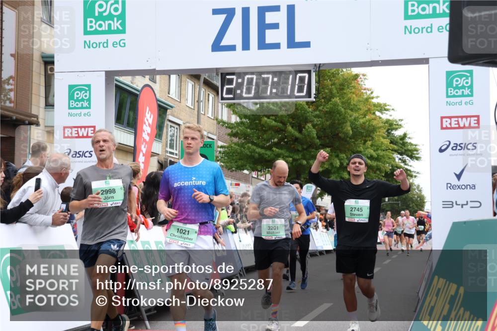 21.09.2025 - PSD Bank Halbmarathon Strokosch-Dieckow http://msf.ph/oto/8925287 21.09.2025 12:06:33 Ziel 1021, 1296, 1334, 2395, 2689, 2745, 2920, 2998, 3030, 3201, 3254, 3955 meine-sportfotos.de