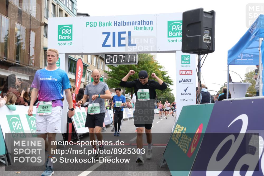 21.09.2025 - PSD Bank Halbmarathon Strokosch-Dieckow http://msf.ph/oto/8925303 21.09.2025 12:06:35 Ziel 1021, 1334, 2395, 2689, 2745, 2998, 3201, 3254, 3955 meine-sportfotos.de