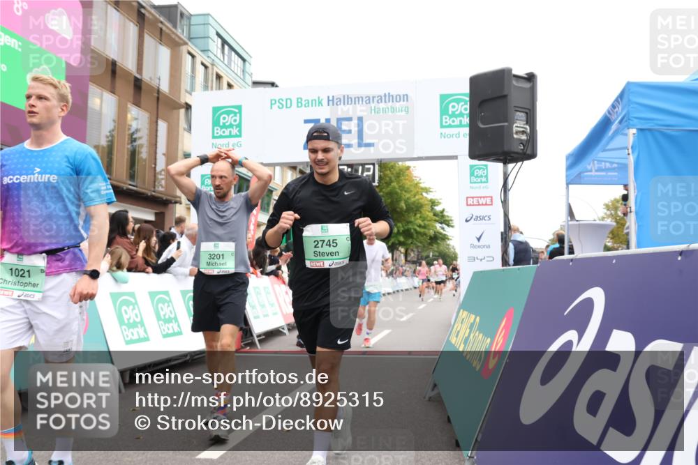 21.09.2025 - PSD Bank Halbmarathon Strokosch-Dieckow http://msf.ph/oto/8925315 21.09.2025 12:06:36 Ziel 1021, 1334, 2395, 2689, 2745, 2998, 3201, 3254, 3955 meine-sportfotos.de
