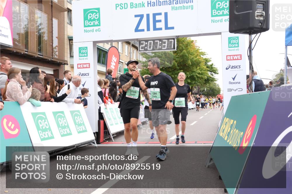 21.09.2025 - PSD Bank Halbmarathon Strokosch-Dieckow http://msf.ph/oto/8925519 21.09.2025 12:07:01 Ziel 1284, 2624, 2808, 3064, 3266, 3391, 3749 meine-sportfotos.de
