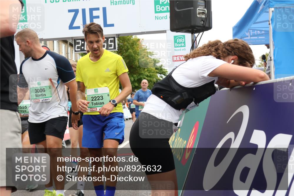 21.09.2025 - PSD Bank Halbmarathon Strokosch-Dieckow http://msf.ph/oto/8925632 21.09.2025 12:07:18 Ziel 1347, 1388, 1571, 1594, 2223, 2628, 2671, 2693, 2694, 2789, 2999, 3006, 3068, 3259, 3371, 3555, 3931 meine-sportfotos.de