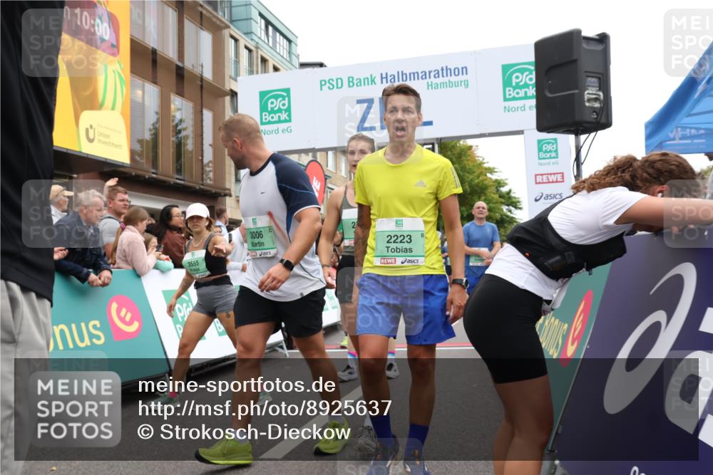 21.09.2025 - PSD Bank Halbmarathon Strokosch-Dieckow http://msf.ph/oto/8925637 21.09.2025 12:07:19 Ziel 1347, 1388, 1571, 1594, 2223, 2628, 2671, 2693, 2694, 2789, 2999, 3006, 3068, 3259, 3371, 3555, 3931 meine-sportfotos.de