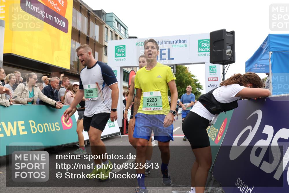 21.09.2025 - PSD Bank Halbmarathon Strokosch-Dieckow http://msf.ph/oto/8925643 21.09.2025 12:07:19 Ziel 1347, 1388, 1571, 1594, 2223, 2628, 2671, 2693, 2694, 2789, 2999, 3006, 3068, 3259, 3371, 3555, 3931 meine-sportfotos.de