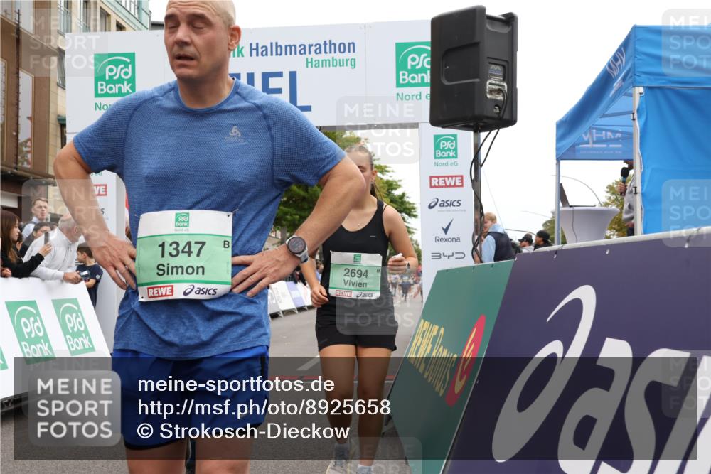 21.09.2025 - PSD Bank Halbmarathon Strokosch-Dieckow http://msf.ph/oto/8925658 21.09.2025 12:07:24 Ziel 1347, 2671, 2694, 3068, 3259 meine-sportfotos.de