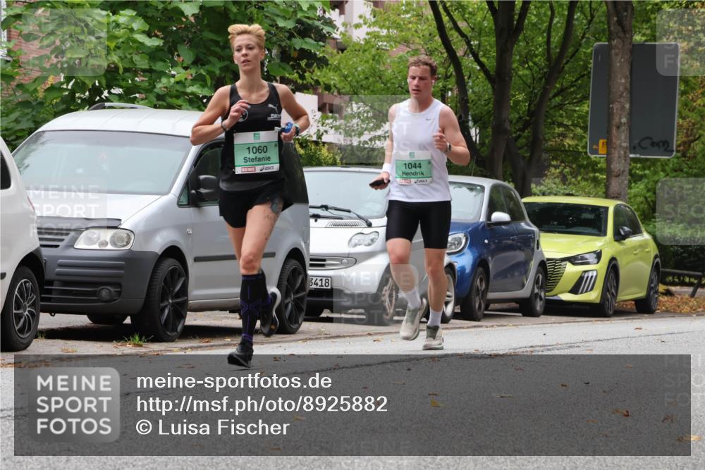 21.09.2025 - PSD Bank Halbmarathon Luisa Fischer http://msf.ph/oto/8925882 21.09.2025 11:26:11 Laufen 1060, 3418, 1044 meine-sportfotos.de