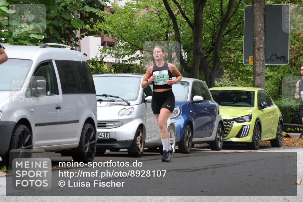 21.09.2025 - PSD Bank Halbmarathon Luisa Fischer http://msf.ph/oto/8928107 21.09.2025 11:38:01 Laufen 3418, 2307 meine-sportfotos.de