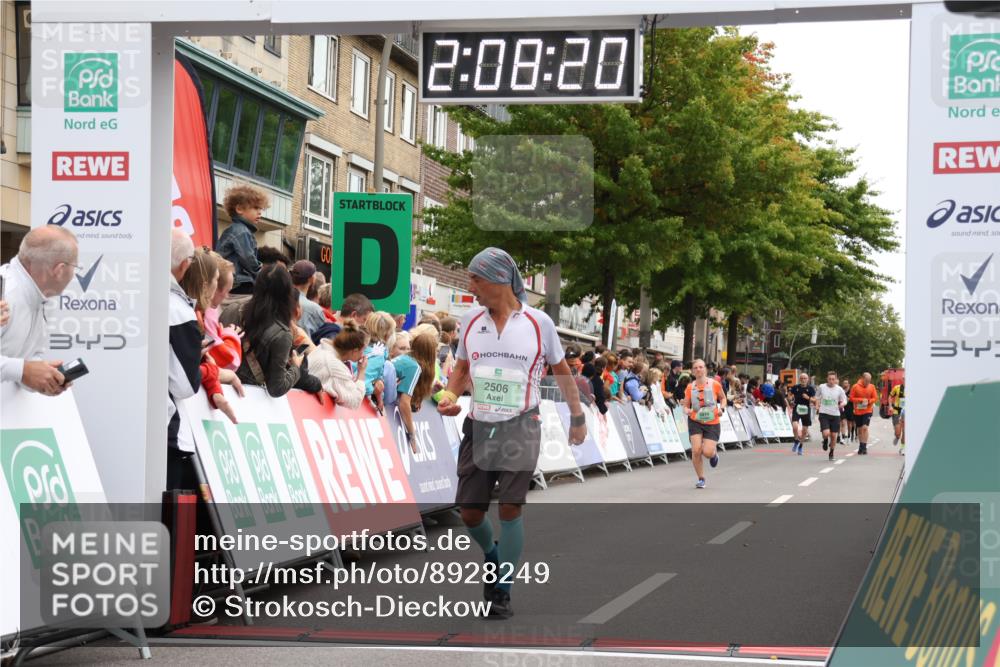 21.09.2025 - PSD Bank Halbmarathon Strokosch-Dieckow http://msf.ph/oto/8928249 21.09.2025 12:07:44 Ziel 2506, 2532, 2949, 3222, 3407, 3910, 4003 meine-sportfotos.de