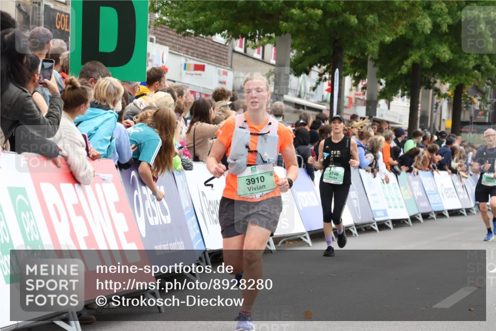 21.09.2025 - PSD Bank Halbmarathon Strokosch-Dieckow http://msf.ph/oto/8928280 21.09.2025 12:07:47 Ziel 2506, 2532, 2949, 3407, 3910 meine-sportfotos.de
