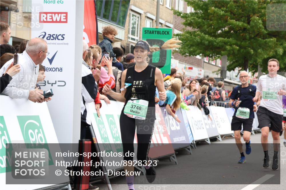 21.09.2025 - PSD Bank Halbmarathon Strokosch-Dieckow http://msf.ph/oto/8928323 21.09.2025 12:07:52 Ziel 2493, 2506, 2956, 3396, 3729, 3746, 3910, 3948, 3975 meine-sportfotos.de