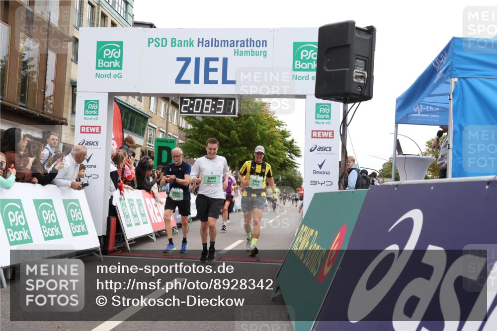 21.09.2025 - PSD Bank Halbmarathon Strokosch-Dieckow http://msf.ph/oto/8928342 21.09.2025 12:07:54 Ziel 2493, 2956, 3396, 3729, 3746, 3910, 3948, 3975 meine-sportfotos.de