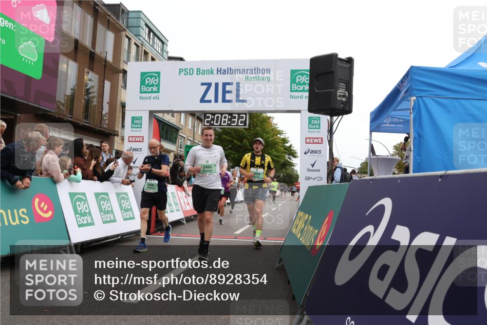 21.09.2025 - PSD Bank Halbmarathon Strokosch-Dieckow http://msf.ph/oto/8928354 21.09.2025 12:07:55 Ziel 2493, 2956, 3396, 3729, 3746, 3910, 3948, 3975 meine-sportfotos.de