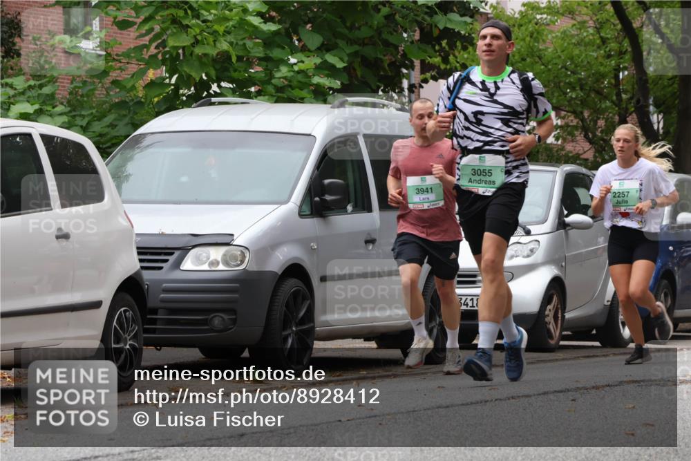 21.09.2025 - PSD Bank Halbmarathon Luisa Fischer http://msf.ph/oto/8928412 21.09.2025 11:39:07 Laufen 3941, 3055, 2257, 3418 meine-sportfotos.de