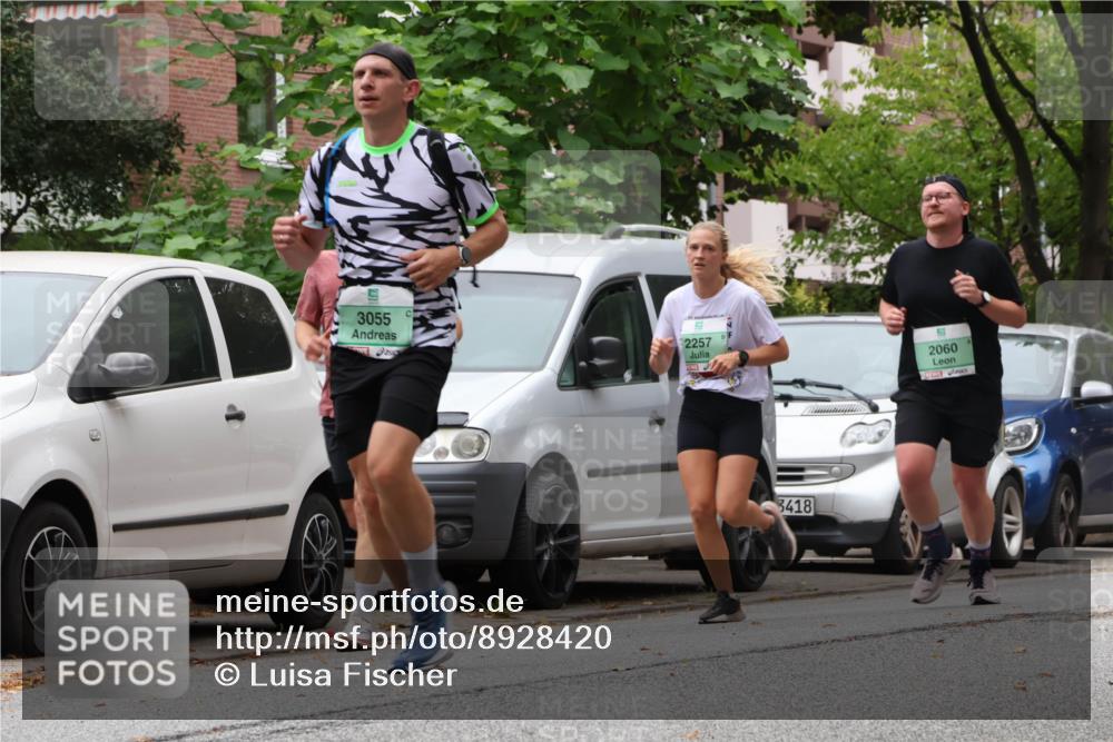 21.09.2025 - PSD Bank Halbmarathon Luisa Fischer http://msf.ph/oto/8928420 21.09.2025 11:39:09 Laufen 3055, 2257, 3418, 2060 meine-sportfotos.de