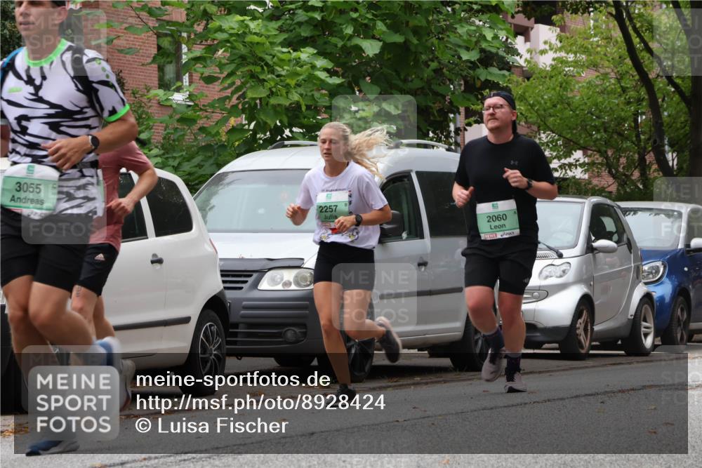 21.09.2025 - PSD Bank Halbmarathon Luisa Fischer http://msf.ph/oto/8928424 21.09.2025 11:39:09 Laufen 3055, 2257, 2060 meine-sportfotos.de