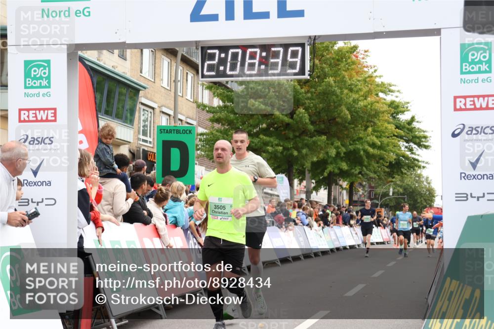 21.09.2025 - PSD Bank Halbmarathon Strokosch-Dieckow http://msf.ph/oto/8928434 21.09.2025 12:08:03 Ziel 2883, 3396, 3505, 3948, 3975 meine-sportfotos.de