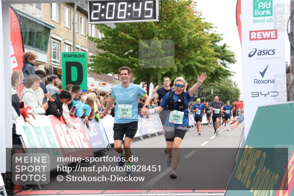 21.09.2025 - PSD Bank Halbmarathon Strokosch-Dieckow http://msf.ph/oto/8928451 21.09.2025 12:08:09 Ziel 2593, 2883, 2972, 3108, 3439, 3505 meine-sportfotos.de