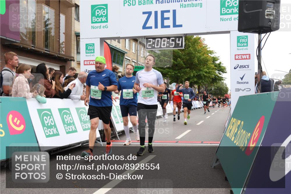 21.09.2025 - PSD Bank Halbmarathon Strokosch-Dieckow http://msf.ph/oto/8928554 21.09.2025 12:08:18 Ziel 1495, 1496, 2396, 2612, 2896, 2908, 3108, 3439 meine-sportfotos.de