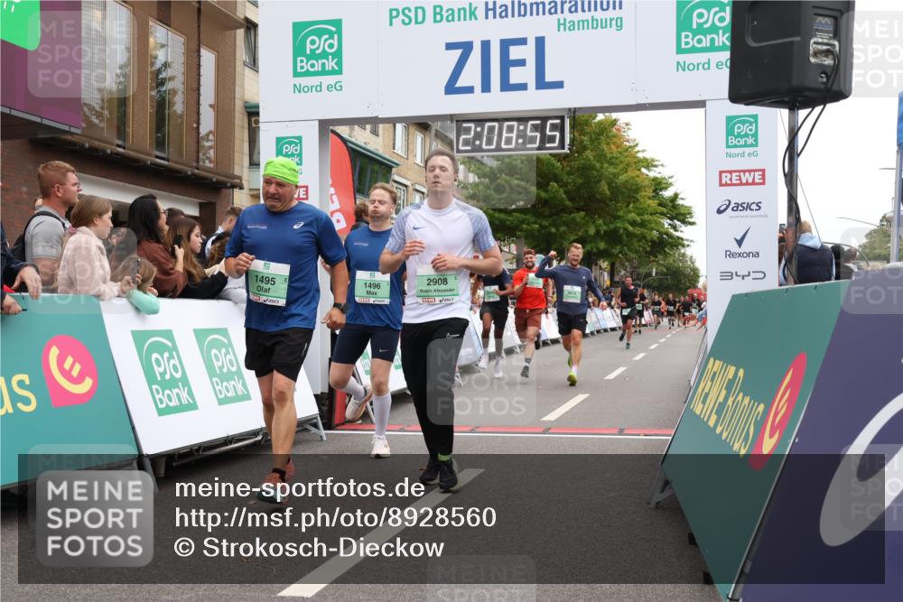 21.09.2025 - PSD Bank Halbmarathon Strokosch-Dieckow http://msf.ph/oto/8928560 21.09.2025 12:08:18 Ziel 1495, 1496, 2396, 2612, 2896, 2908, 3108, 3439 meine-sportfotos.de