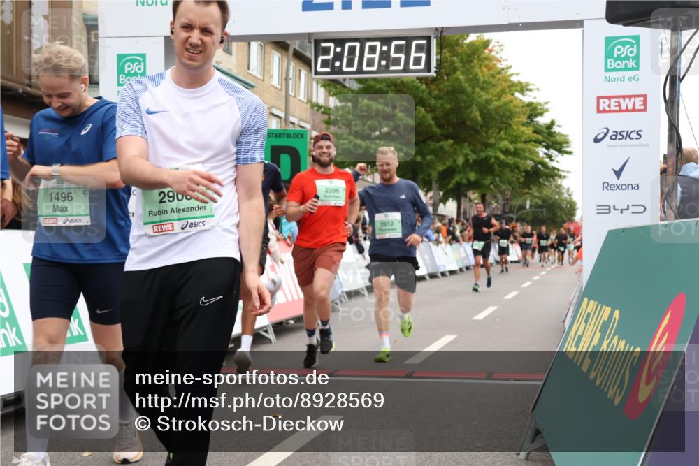 21.09.2025 - PSD Bank Halbmarathon Strokosch-Dieckow http://msf.ph/oto/8928569 21.09.2025 12:08:19 Ziel 1495, 1496, 2396, 2612, 2896, 2908, 3108, 3439 meine-sportfotos.de