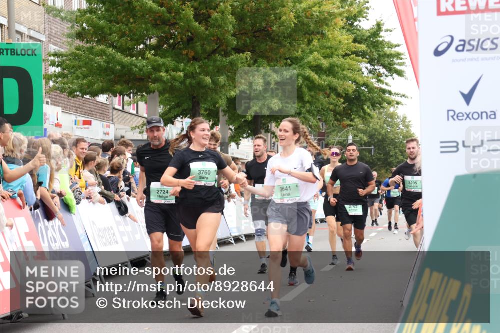 21.09.2025 - PSD Bank Halbmarathon Strokosch-Dieckow http://msf.ph/oto/8928644 21.09.2025 12:08:29 Ziel 1480, 1511, 1512, 2176, 2521, 2724, 3205, 3641, 3760 meine-sportfotos.de