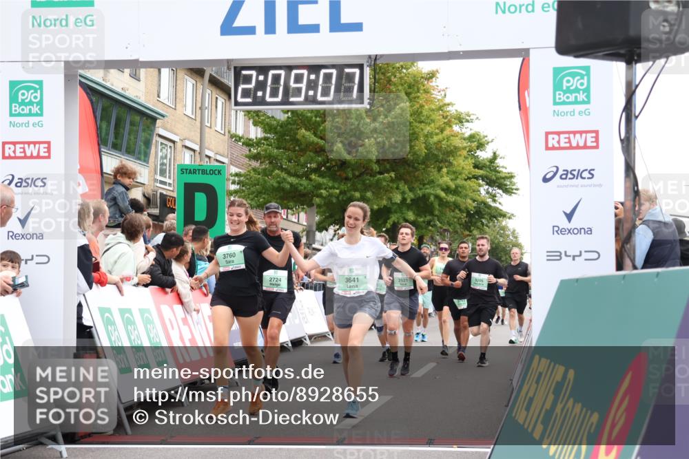 21.09.2025 - PSD Bank Halbmarathon Strokosch-Dieckow http://msf.ph/oto/8928655 21.09.2025 12:08:30 Ziel 1480, 1511, 1512, 2176, 2521, 2724, 2763, 3205, 3235, 3641, 3760 meine-sportfotos.de