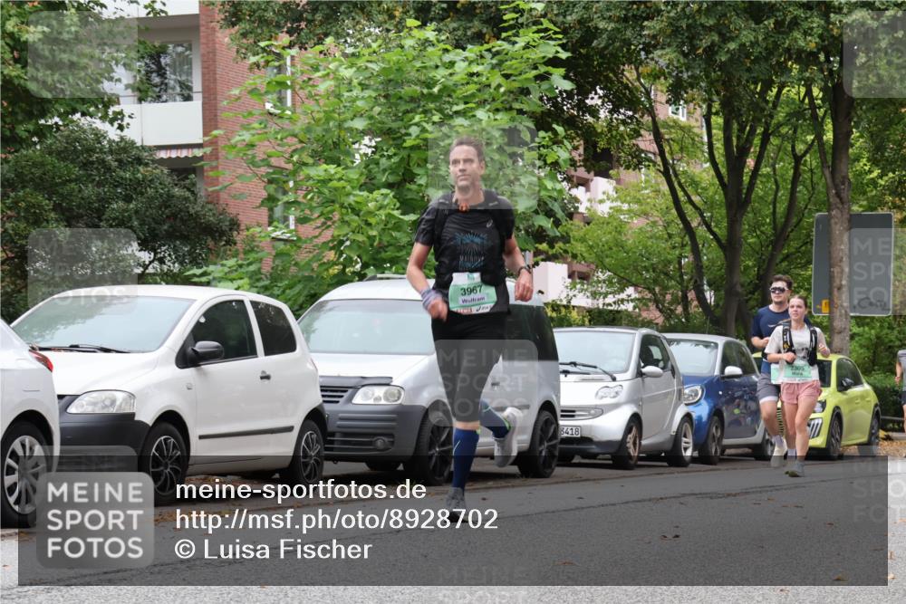 21.09.2025 - PSD Bank Halbmarathon Luisa Fischer http://msf.ph/oto/8928702 21.09.2025 11:42:14 Laufen 3967, 3418, 2305 meine-sportfotos.de