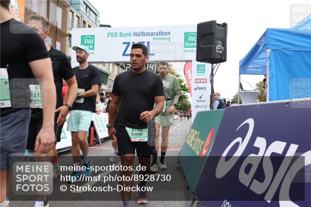21.09.2025 - PSD Bank Halbmarathon Strokosch-Dieckow http://msf.ph/oto/8928730 21.09.2025 12:08:37 Ziel 1480, 1511, 1512, 1673, 2133, 2521, 2724, 2763, 2818, 2957, 3137, 3150, 3205, 3235, 3641, 3760 meine-sportfotos.de