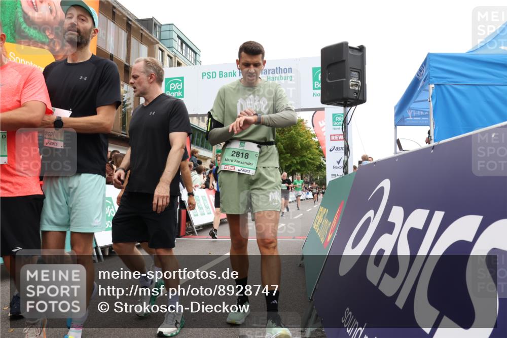 21.09.2025 - PSD Bank Halbmarathon Strokosch-Dieckow http://msf.ph/oto/8928747 21.09.2025 12:08:39 Ziel 1332, 1480, 1511, 1512, 1636, 1673, 2133, 2521, 2644, 2724, 2763, 2818, 2957, 3137, 3150, 3205, 3235 meine-sportfotos.de