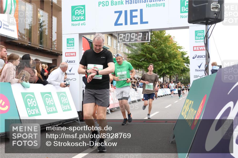 21.09.2025 - PSD Bank Halbmarathon Strokosch-Dieckow http://msf.ph/oto/8928769 21.09.2025 12:08:44 Ziel 1332, 1636, 1673, 2133, 2644, 3137, 3150, 3261 meine-sportfotos.de