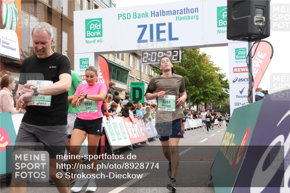 21.09.2025 - PSD Bank Halbmarathon Strokosch-Dieckow http://msf.ph/oto/8928774 21.09.2025 12:08:45 Ziel 1332, 1636, 2644, 3150, 3261, 3414 meine-sportfotos.de