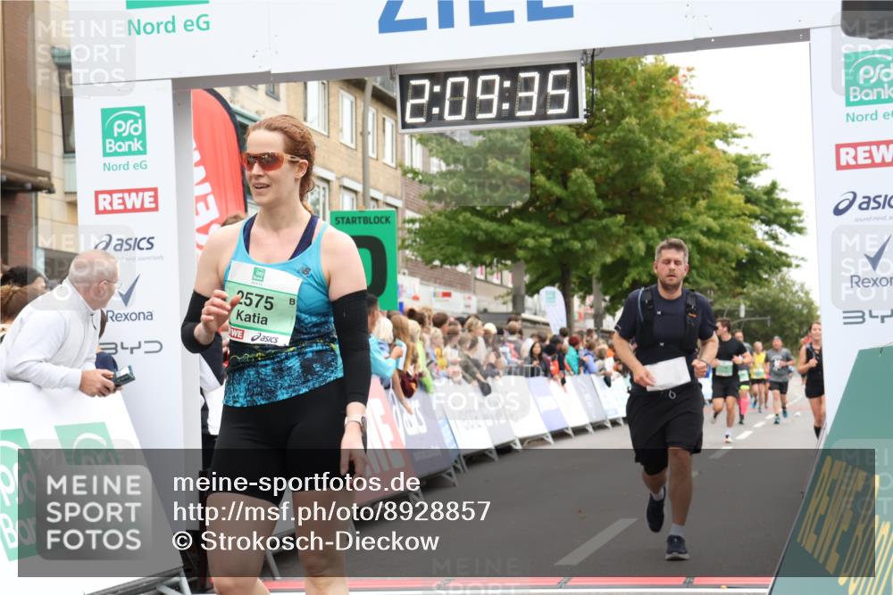 21.09.2025 - PSD Bank Halbmarathon Strokosch-Dieckow http://msf.ph/oto/8928857 21.09.2025 12:08:59 Ziel 1267, 1268, 1442, 2575, 3223, 3273, 3274, 3794 meine-sportfotos.de