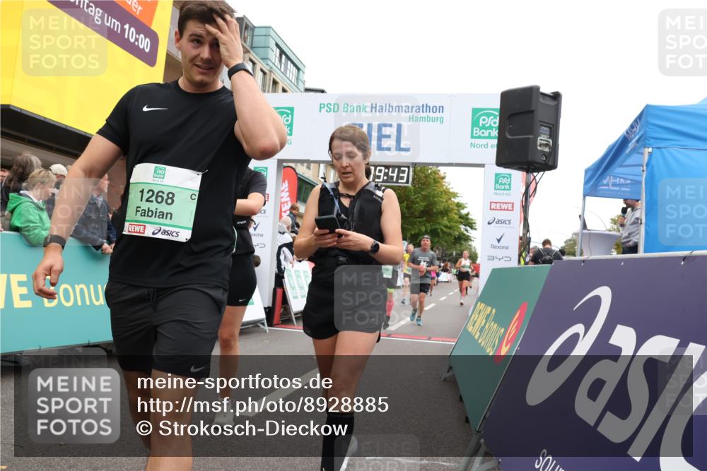 21.09.2025 - PSD Bank Halbmarathon Strokosch-Dieckow http://msf.ph/oto/8928885 21.09.2025 12:09:07 Ziel 1267, 1268, 1729, 1730, 1954, 2643, 3176, 3273, 3274, 3983 meine-sportfotos.de
