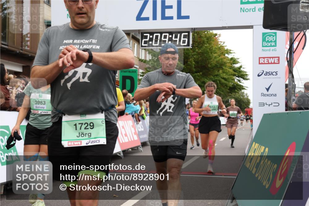 21.09.2025 - PSD Bank Halbmarathon Strokosch-Dieckow http://msf.ph/oto/8928901 21.09.2025 12:09:09 Ziel 1267, 1268, 1729, 1730, 1954, 2643, 3176, 3273, 3392, 3983 meine-sportfotos.de