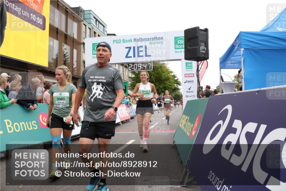 21.09.2025 - PSD Bank Halbmarathon Strokosch-Dieckow http://msf.ph/oto/8928912 21.09.2025 12:09:11 Ziel 1267, 1268, 1729, 1730, 1954, 2643, 3176, 3273, 3392, 3983 meine-sportfotos.de
