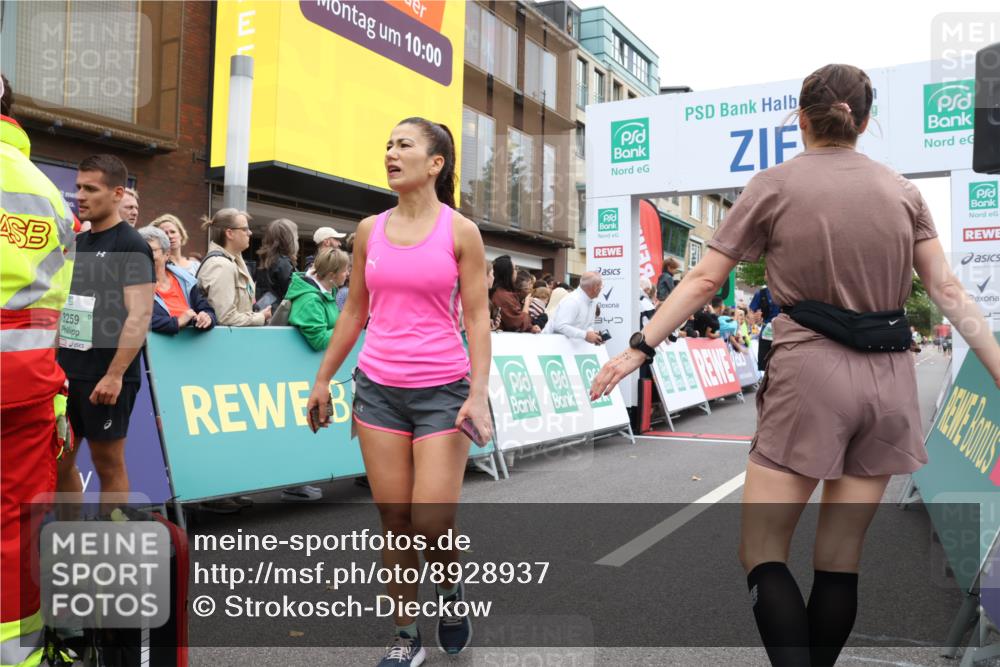 21.09.2025 - PSD Bank Halbmarathon Strokosch-Dieckow http://msf.ph/oto/8928937 21.09.2025 12:09:16 Ziel 1080, 1954, 2643, 3127, 3176, 3378, 3392 meine-sportfotos.de