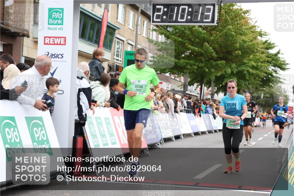 21.09.2025 - PSD Bank Halbmarathon Strokosch-Dieckow http://msf.ph/oto/8929064 21.09.2025 12:09:36 Ziel 2576, 3062, 3145, 3230, 3232, 4015 meine-sportfotos.de