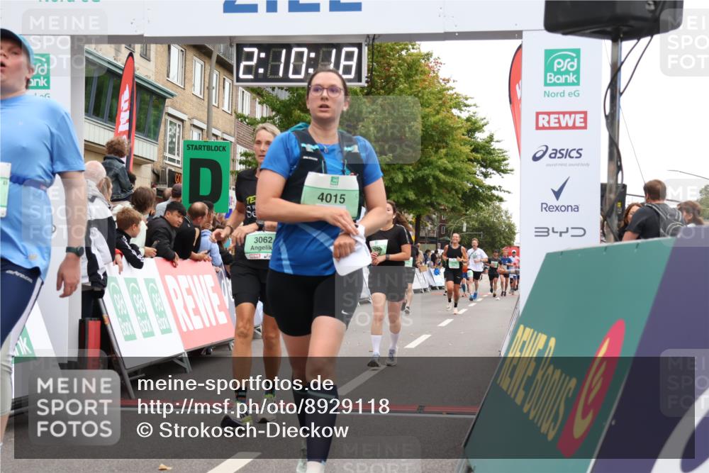 21.09.2025 - PSD Bank Halbmarathon Strokosch-Dieckow http://msf.ph/oto/8929118 21.09.2025 12:09:41 Ziel 2576, 3062, 3063, 3145, 3230, 4015 meine-sportfotos.de