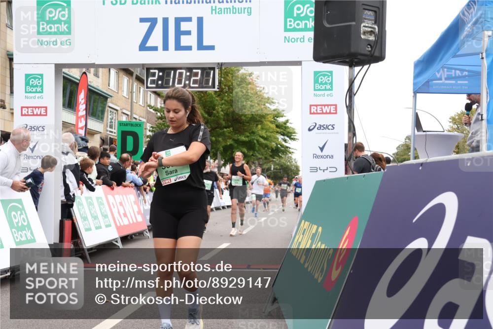 21.09.2025 - PSD Bank Halbmarathon Strokosch-Dieckow http://msf.ph/oto/8929147 21.09.2025 12:09:44 Ziel 1690, 2576, 3062, 3063, 3145, 3196, 3230, 4015 meine-sportfotos.de