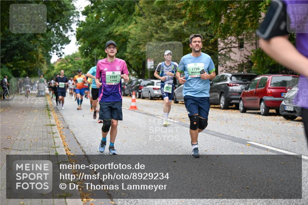 21.09.2025 - PSD Bank Halbmarathon Dr. Thomas Lammeyer http://msf.ph/oto/8929234 21.09.2025 10:48:50 Laufen 1727, 1726, 4915 meine-sportfotos.de
