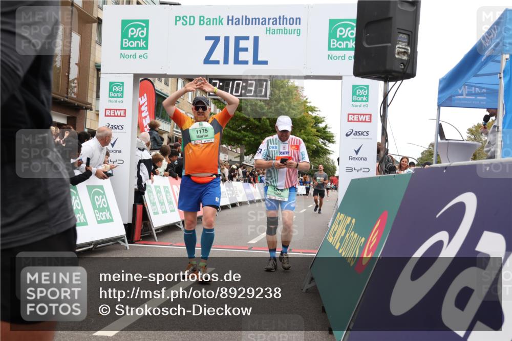 21.09.2025 - PSD Bank Halbmarathon Strokosch-Dieckow http://msf.ph/oto/8929238 21.09.2025 12:09:55 Ziel 1175, 1200, 1606, 2363, 2784, 3325, 4035 meine-sportfotos.de